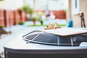 AC-with-maintenance-tools